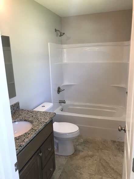 Building Photo - 708 Delta St