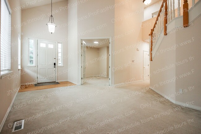 Building Photo - 16107 SE Bybee Ct