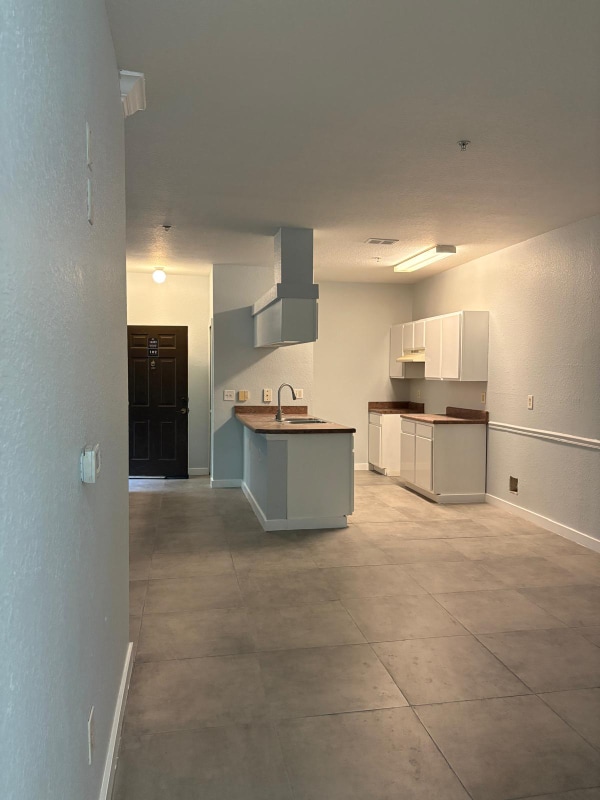 Building Photo - 16253 Enclave Village Dr