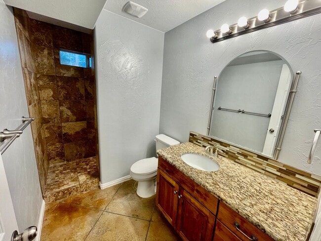 Building Photo - Pet-Friendly 4-BR Home in Washington Fields