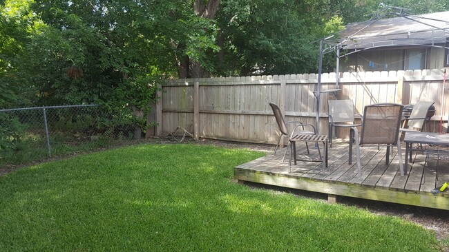 Building Photo - Adorable 2 Bed 1 Bath Home