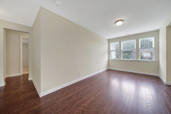 Building Photo - Gorgeous 4 Bed 3.5 Bath Home with Basement...