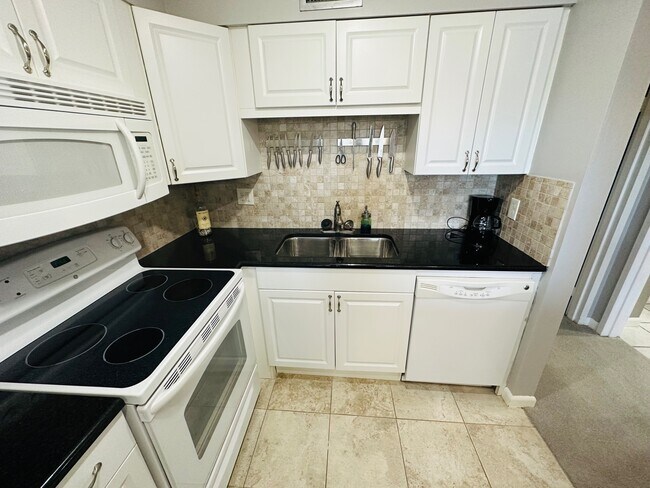 Primary Photo - 7321 Central Ave