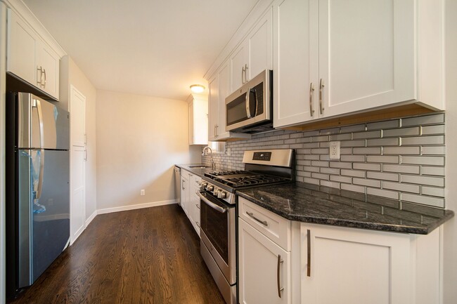 Building Photo - 308 N Campbell Rd