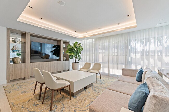 Building Photo - 3100 N Ocean Dr