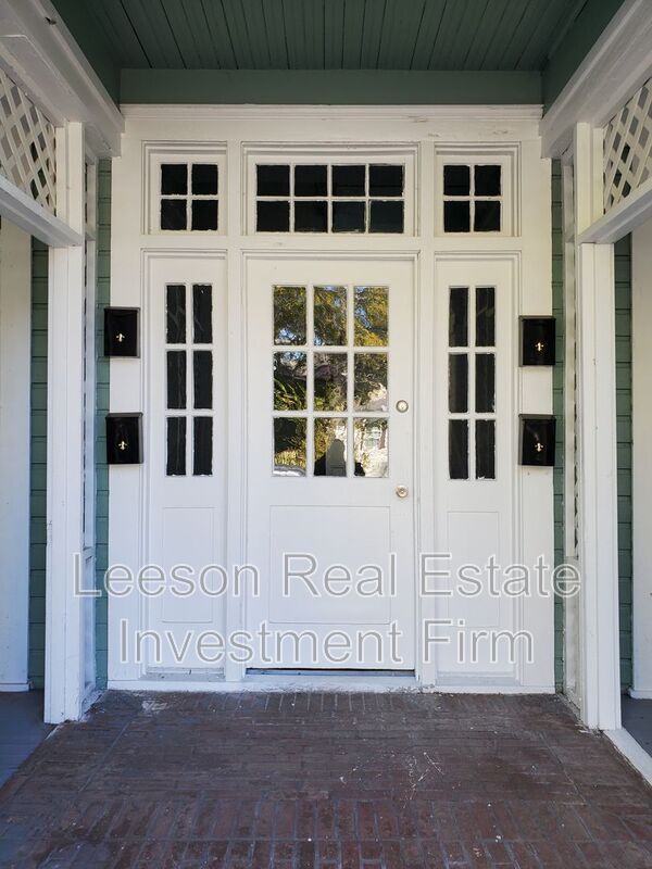 Building Photo - 523 Wichita St