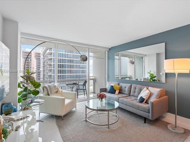 Building Photo - 6801 Collins Ave