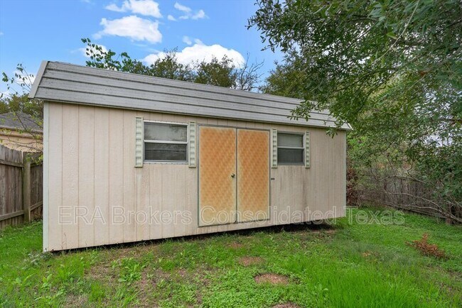 Building Photo - 101 Ina Ct