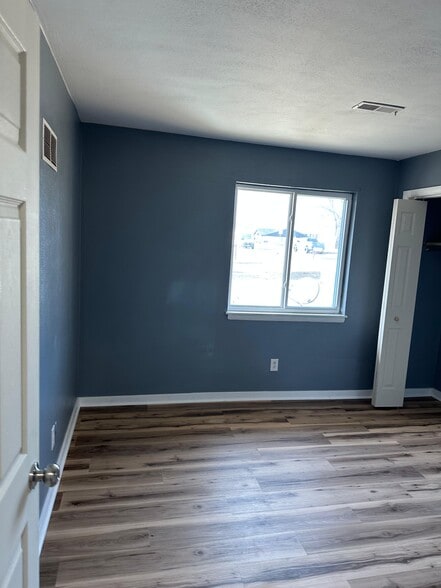 Building Photo - 4015 N Laramie St