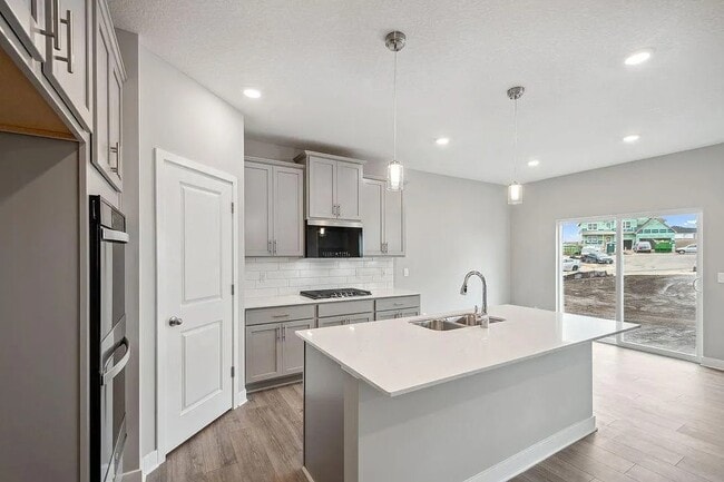 Building Photo - 8397 Brumby Trl