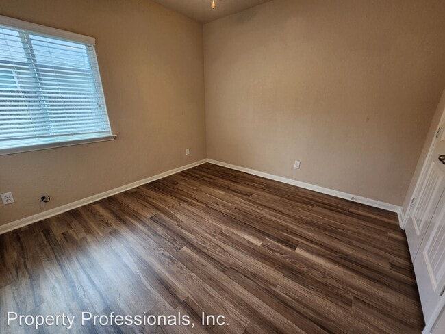 Building Photo - 3 br, 2 bath House - 3013 Sandstone Way