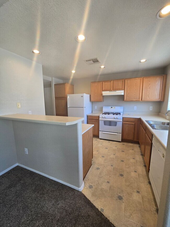 Building Photo - 9330 W Maule Ave