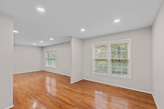 Building Photo - 12037 Stoneford Dr