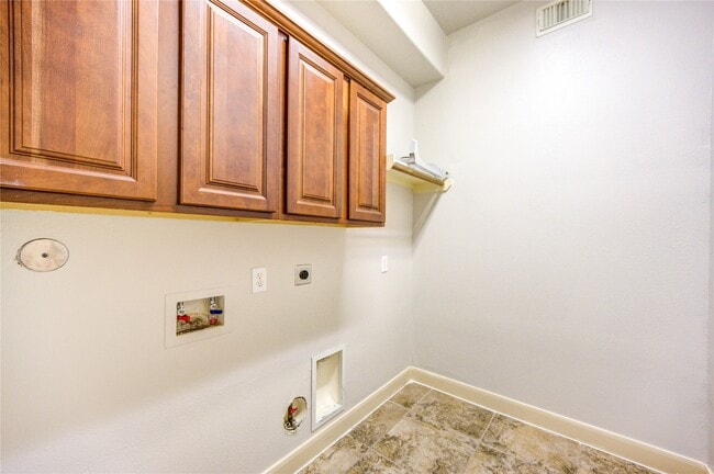 Building Photo - 9230 Hernshead Ln