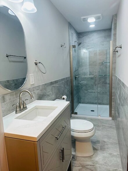 Building Photo - 75 Elm Ave