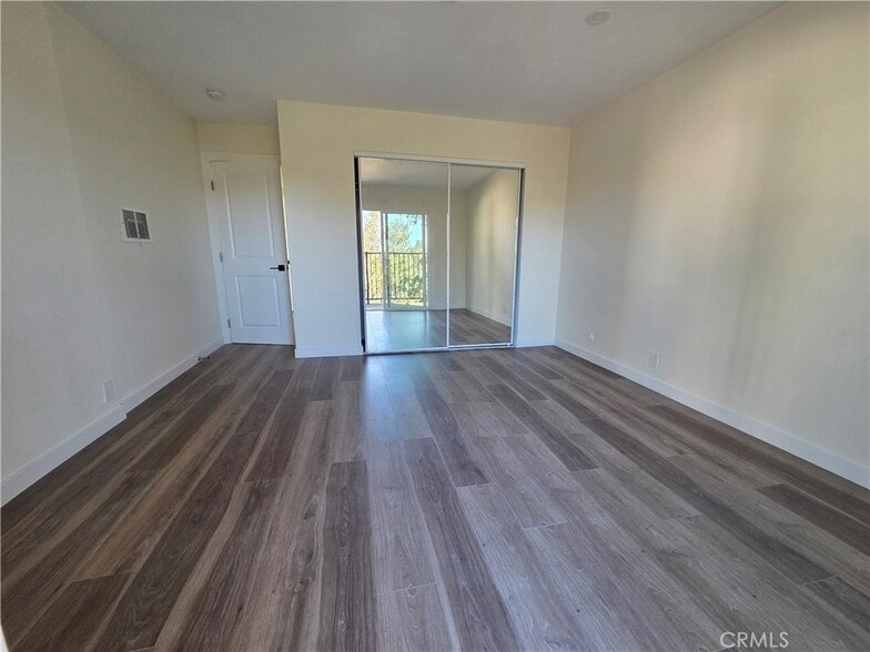 Building Photo - 3942 Manzanita Dr