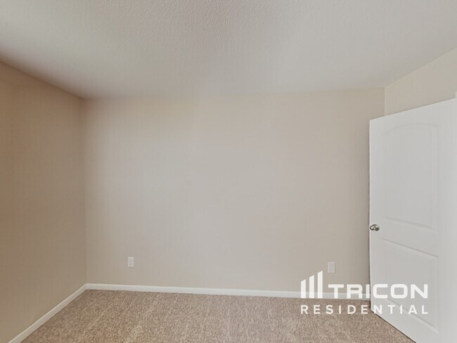 Building Photo - 504 Red Dusk Paint Dr