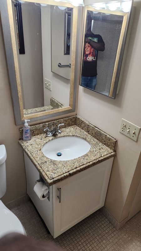 Building Photo - 4156 Inverrary Dr