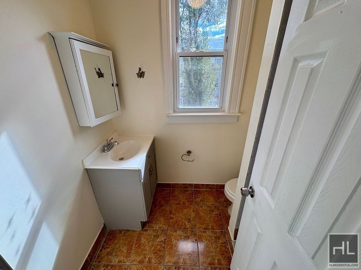 Building Photo - Carroll St, Yonkers