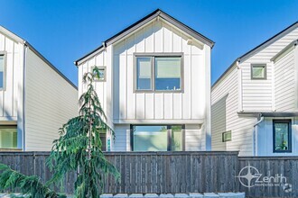 Building Photo - Modern 3 Bedroom Vancouver Home with Spaci...