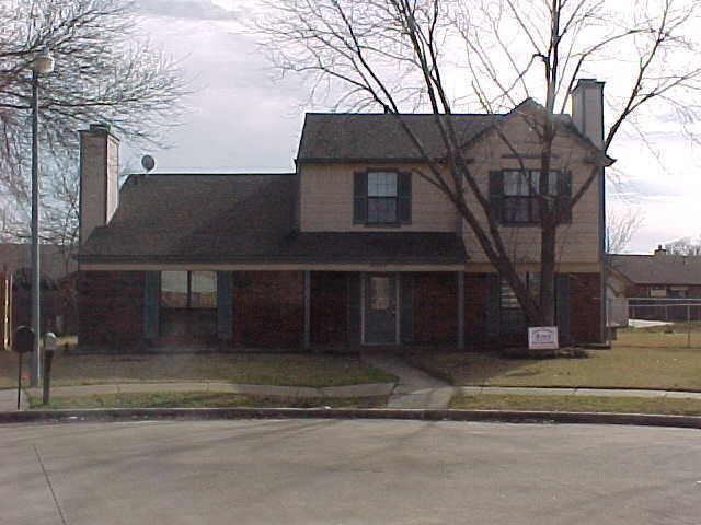 Primary Photo - 2301 Sweetbriar Ct