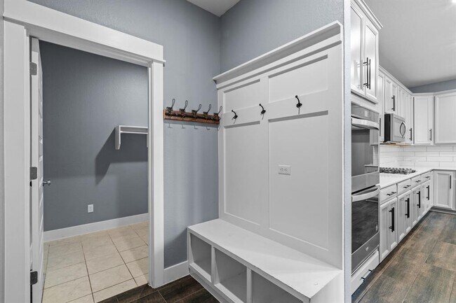 Building Photo - 525 Compania Cove