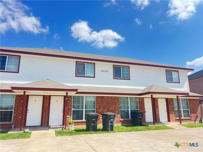 Building Photo - 4200 Alan Kent Dr