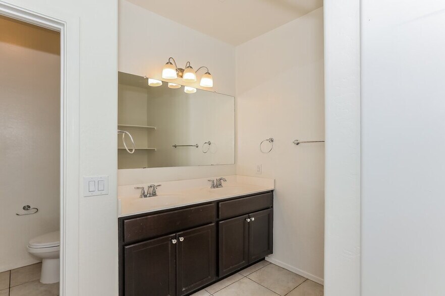 Building Photo - 25444 W Darrel Dr