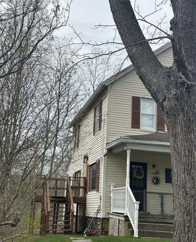 Building Photo - 105 Willowbrook Rd