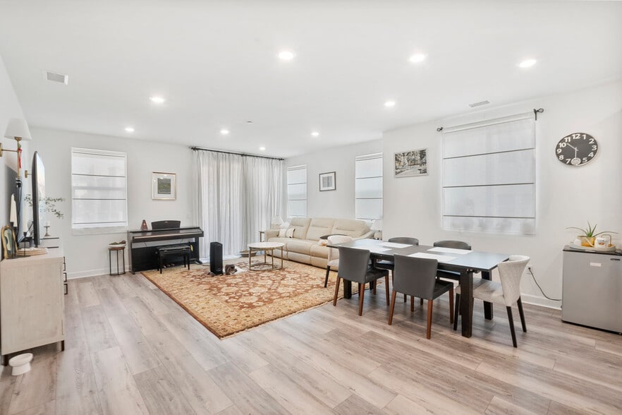 Building Photo - 7962 Belluno Way