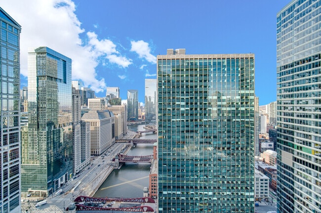 Building Photo - 300 N State St