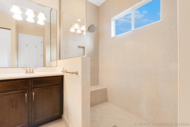 Building Photo - 2805 Bellarosa Circle