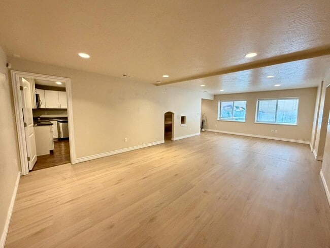 Building Photo - 5175 Fox Hollow Way