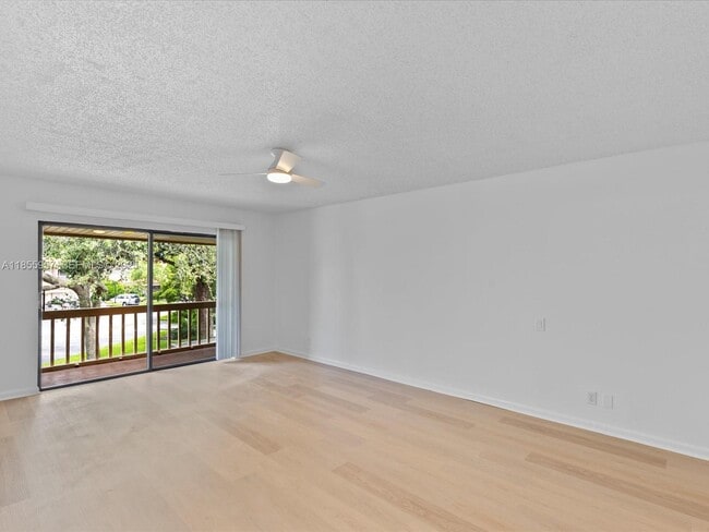 Building Photo - 203 Bonnie Brae Way