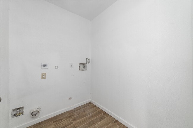 Building Photo - 10106 Farrell Dr