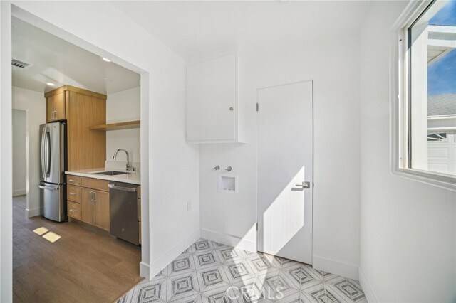 Building Photo - 8061 Hesperia Ave