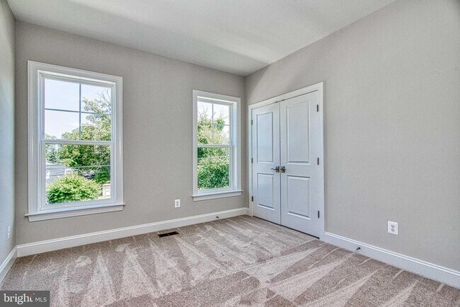 Building Photo - 3100 Greenway Blvd