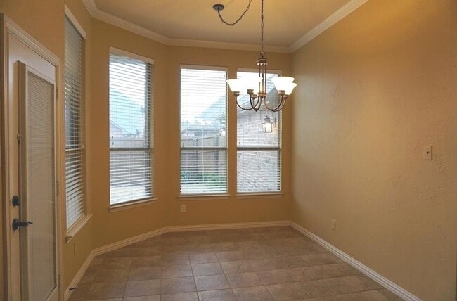 Building Photo - 935 Panther Ln