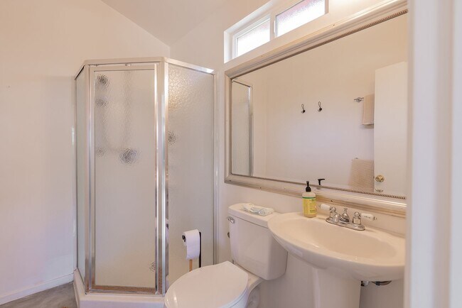 Building Photo - Upper Ojai Country Charmer w/Granny Flat
