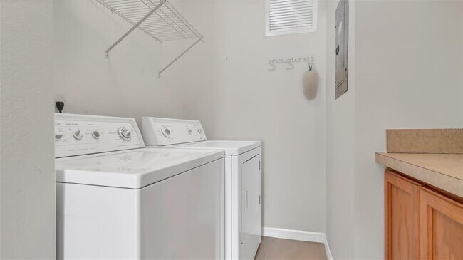 Building Photo - 1653 Seascape Cir