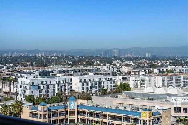 Building Photo - 13600 Marina Pointe Dr
