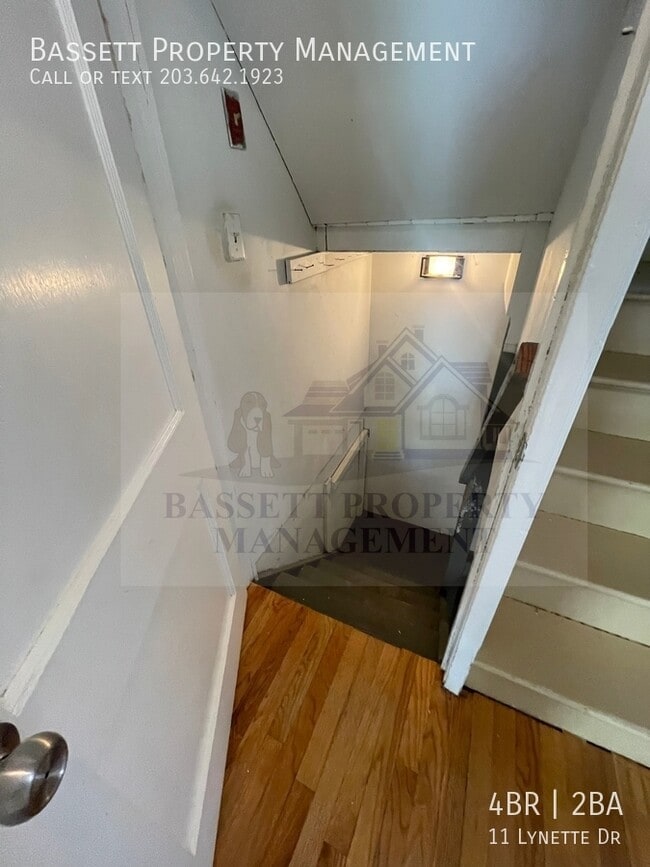 Building Photo - 11 Lynette Dr