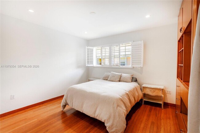 Building Photo - 1449 Baracoa Ave