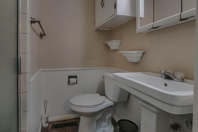 Building Photo - 4060 NW 60th St