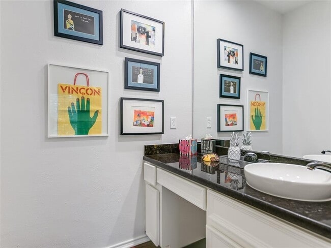 Building Photo - 4117 Bayberry Dr