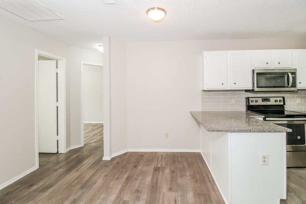 Building Photo - 7900 Flowertree Ct