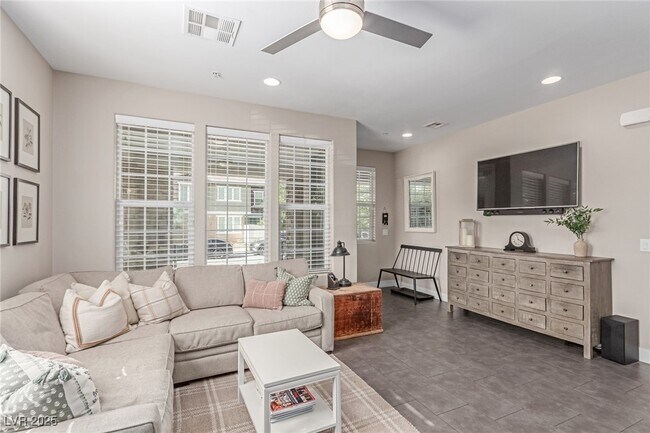 Building Photo - 3165 Via Como