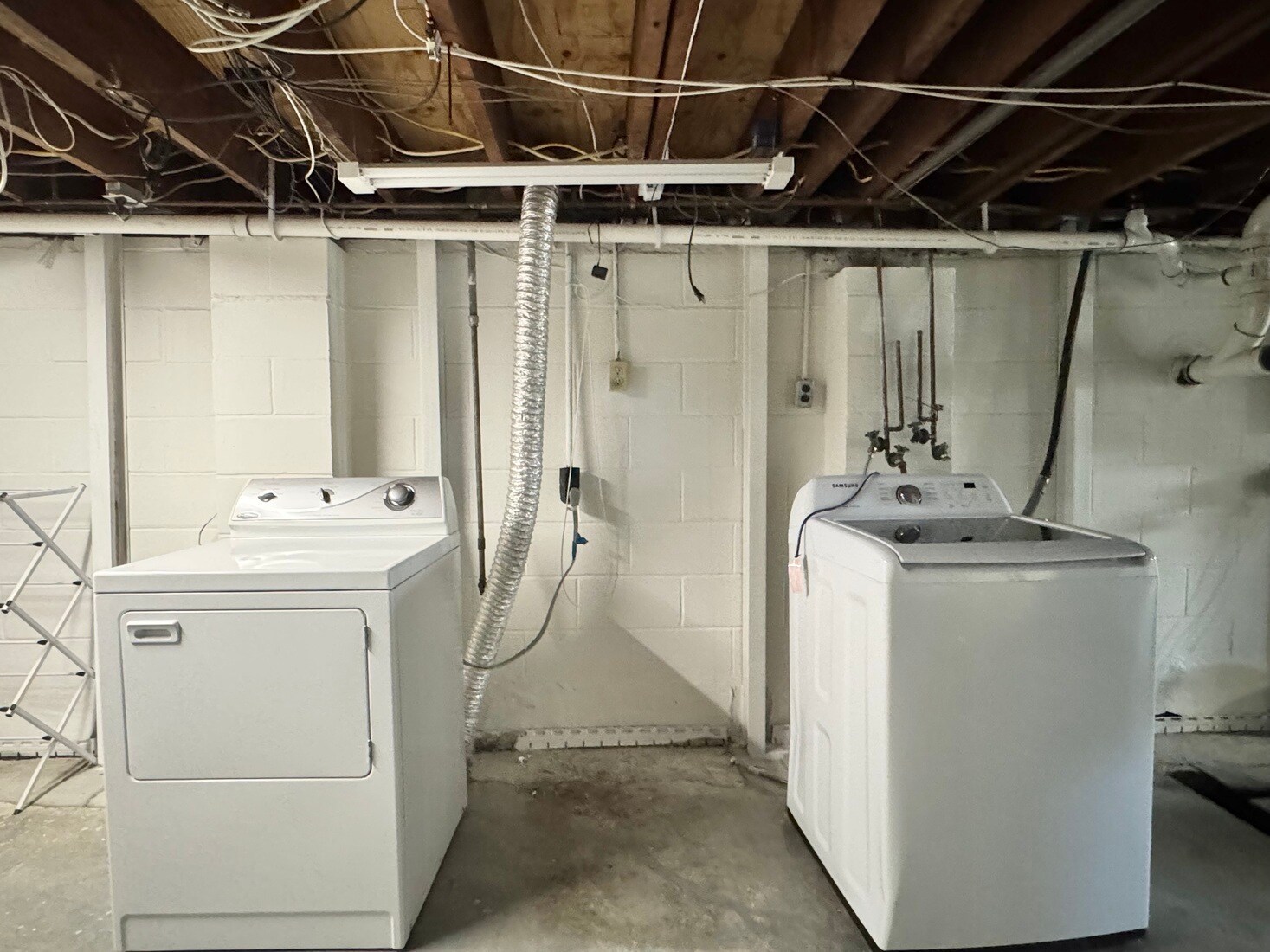 Building Photo - 2226 W 74th Ter