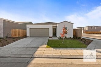 Building Photo - Brand New home in Clovis Unified School District with Solar!