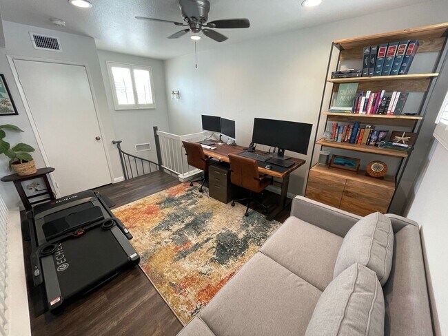 Building Photo - **Coming Soon** 2-Level Loft Condo with Re...